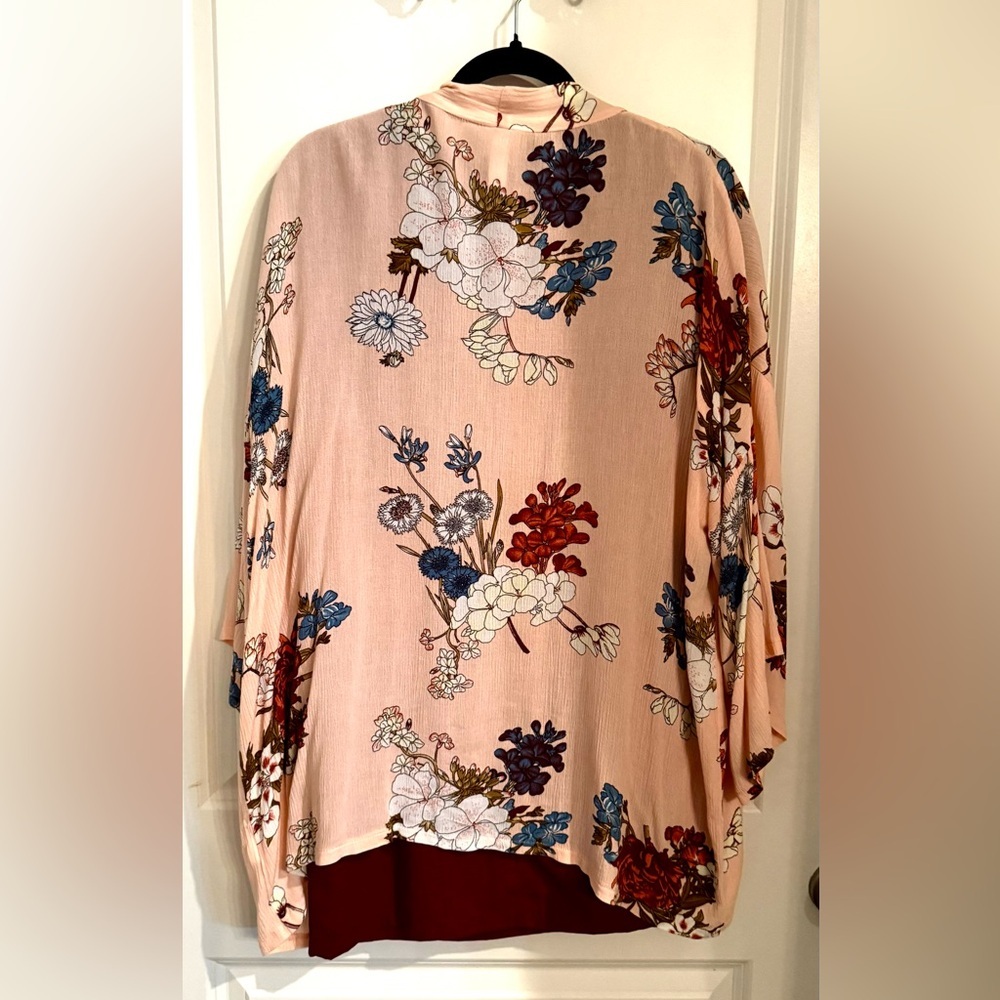 2 Piece-Cupshe Floral Kimono and Lulu’s top| Sz. One size & S(see measurements) - Picture 2 of 6